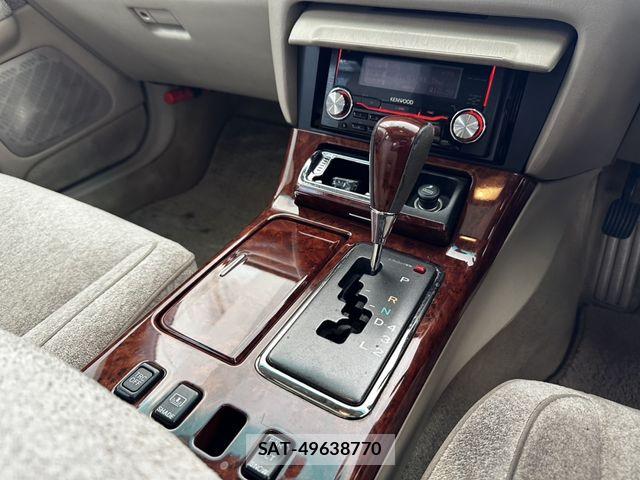 Toyota CROWN MAJESTA 2003-11 8335333-10