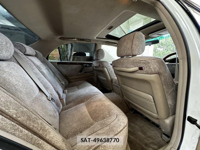 Toyota CROWN MAJESTA 2003-11 8335333-12