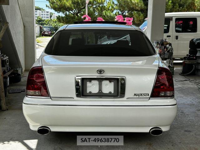 Toyota CROWN MAJESTA 2003-11 8335333-4