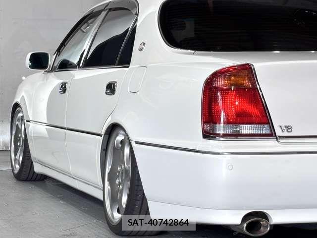 Toyota CROWN MAJESTA 1999-10 8335329-3