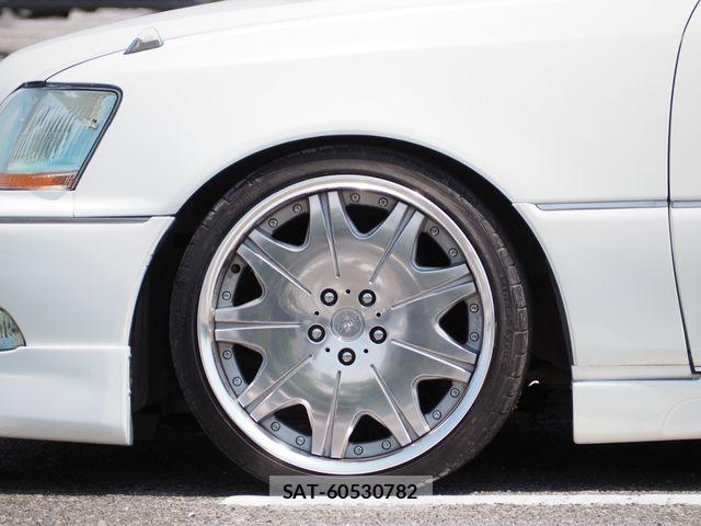 Toyota CROWN MAJESTA 2002-07 8335330-9