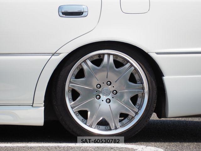 Toyota CROWN MAJESTA 2002-07 8335330-10