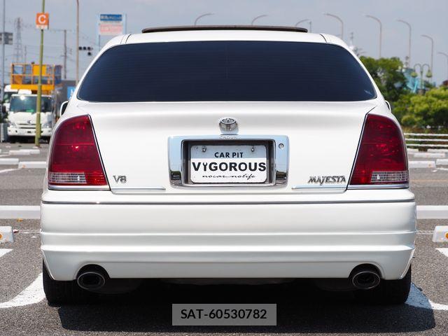 Toyota CROWN MAJESTA 2002-07 8335330-11
