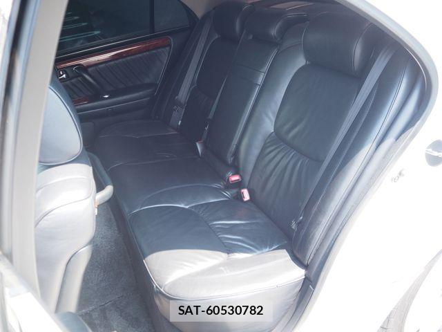 Toyota CROWN MAJESTA 2002-07 8335330-20