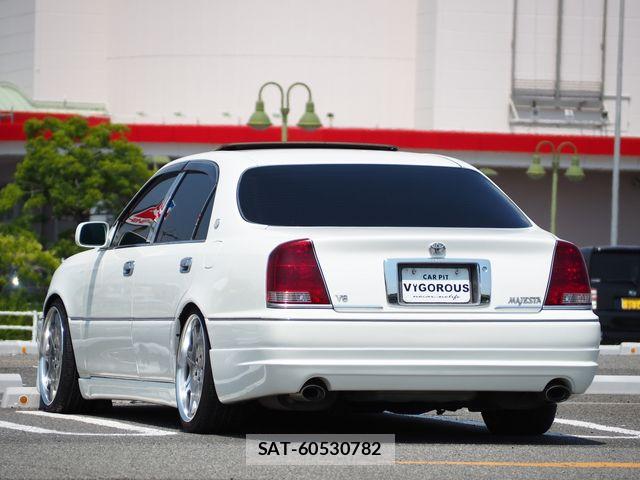 Toyota CROWN MAJESTA 2002-07 8335330-2