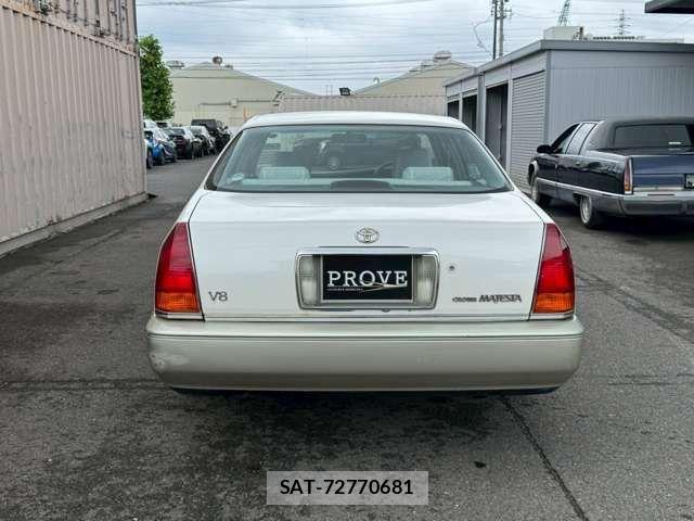 Toyota CROWN MAJESTA 1996-01 8354208-9