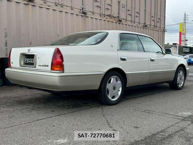 Toyota CROWN MAJESTA 1996-01 8354208-12