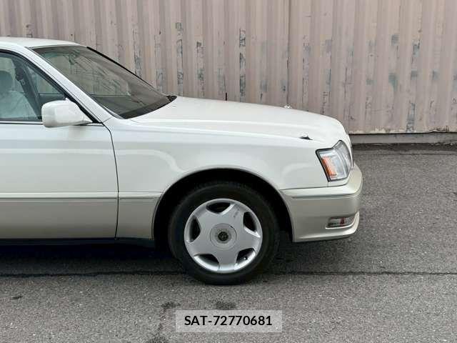 Toyota CROWN MAJESTA 1996-01 8354208-13