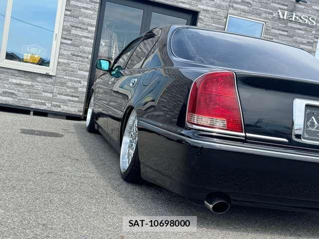 Toyota CROWN MAJESTA 2000-07 8561531-11