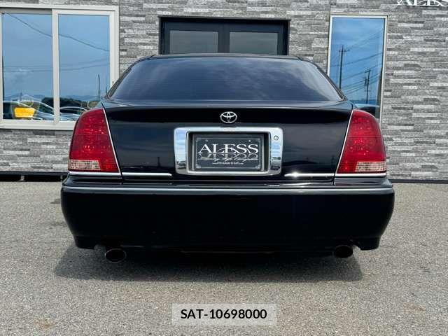Toyota CROWN MAJESTA 2000-07 8561531-13