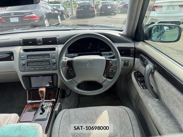 Toyota CROWN MAJESTA 2000-07 8561531-17