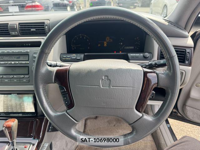 Toyota CROWN MAJESTA 2000-07 8561531-19