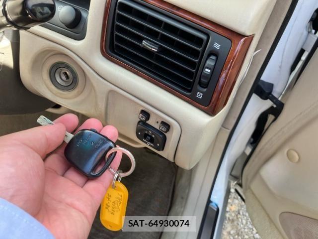 Toyota CROWN MAJESTA 2000-12 8626264-9