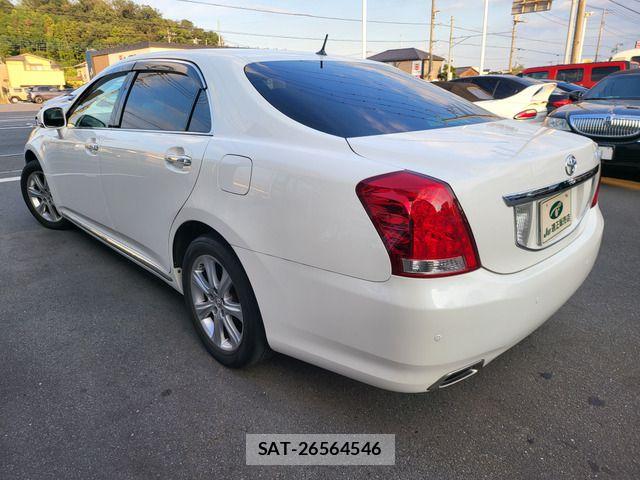 Toyota CROWN MAJESTA 2010-03 8658535-13