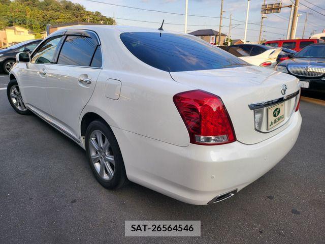 Toyota CROWN MAJESTA 2010-03 8658535-1