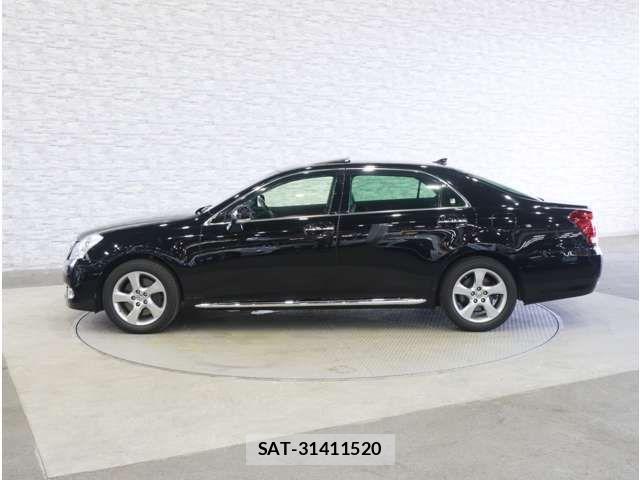 Toyota CROWN MAJESTA 2012-02 8685342-11