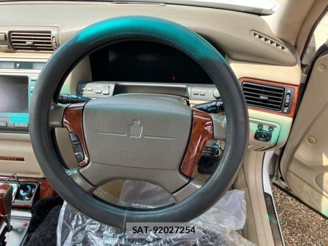 Toyota CROWN MAJESTA 1999-11 8779840-12