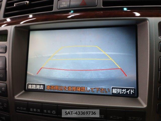 Toyota CROWN MAJESTA 2008-09 8879219-17