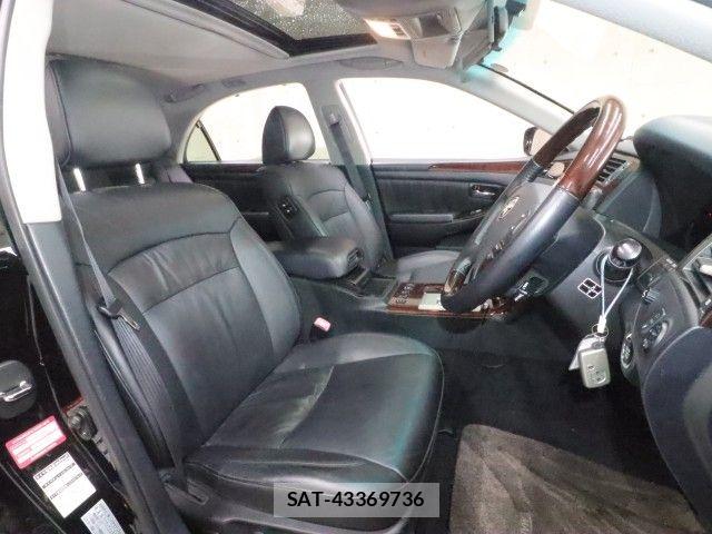 Toyota CROWN MAJESTA 2008-09 8879219-3