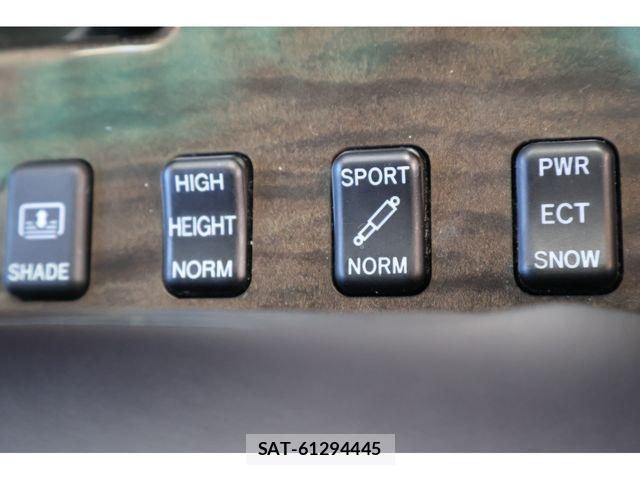 Toyota CROWN MAJESTA 2005-10 1345721-8