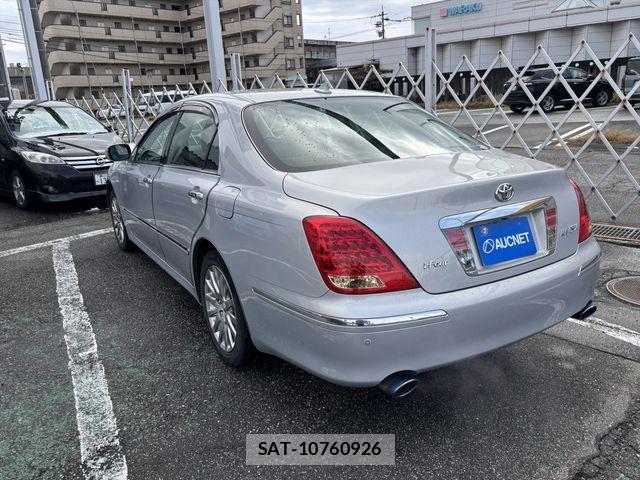 Toyota CROWN MAJESTA 2006-11 1624184-1