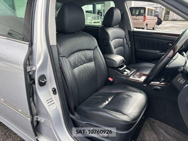 Toyota CROWN MAJESTA 2006-11 1624184-2