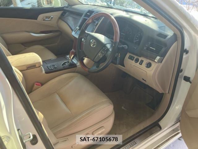 Toyota CROWN MAJESTA 2013-02 2319230-13