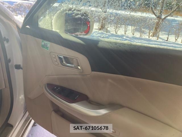 Toyota CROWN MAJESTA 2013-02 2319230-16
