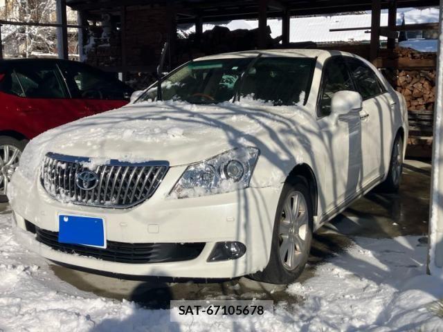 Toyota CROWN MAJESTA 2013-02 2319230-2