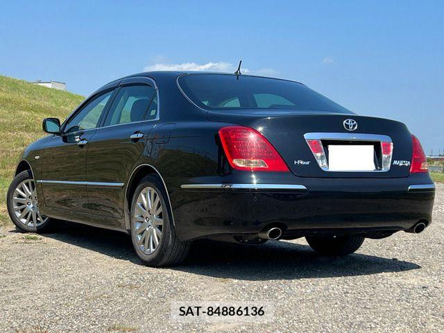 Toyota CROWN MAJESTA 2006-11 8365262-15