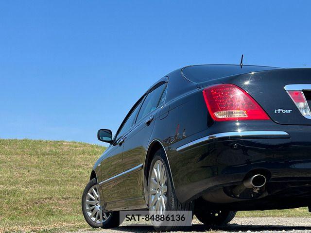 Toyota CROWN MAJESTA 2006-11 8365262-16