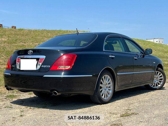 Toyota CROWN MAJESTA 2006-11 8365262-18