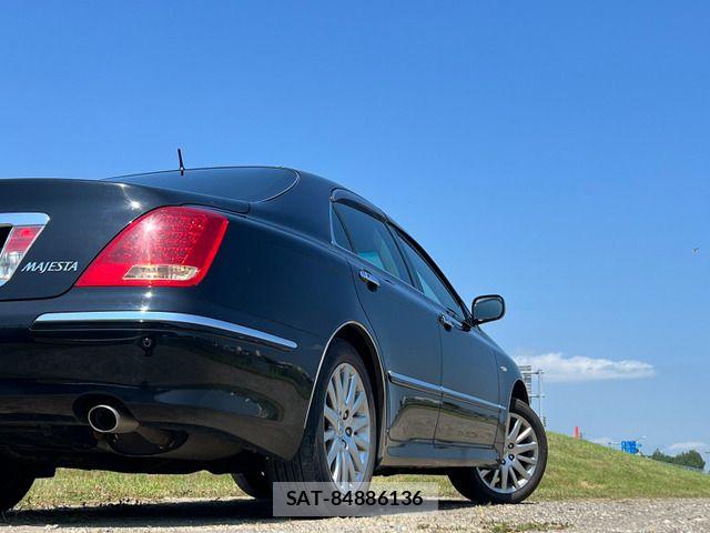 Toyota CROWN MAJESTA 2006-11 8365262-19