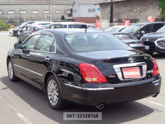 Toyota CROWN MAJESTA 2006-11 8365264-1