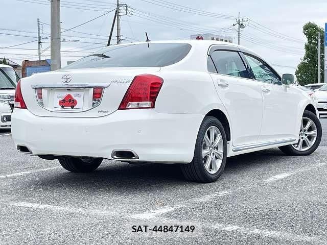 Toyota CROWN MAJESTA 2010-07 8828362-2