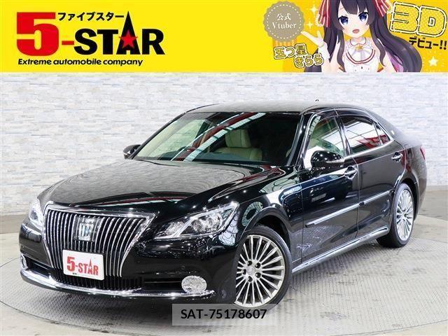 Toyota CROWN MAJESTA 2014-02 825560-0