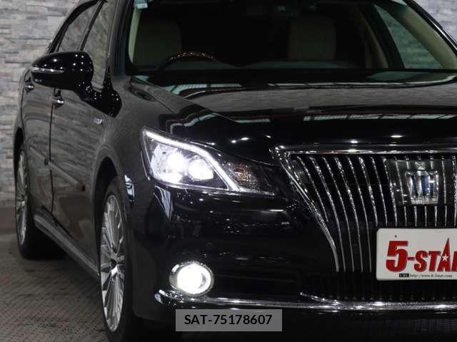 Toyota CROWN MAJESTA 2014-02 825560-14