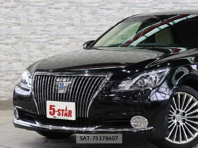 Toyota CROWN MAJESTA 2014-02 825560-15