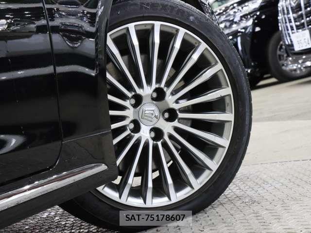 Toyota CROWN MAJESTA 2014-02 825560-18