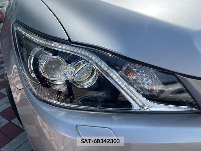 Toyota CROWN MAJESTA 2017-09 1006706-11