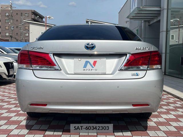 Toyota CROWN MAJESTA 2017-09 1006706-15
