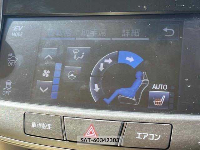 Toyota CROWN MAJESTA 2017-09 1006706-5