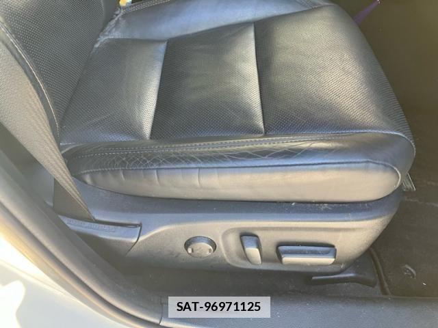Toyota CROWN MAJESTA 2015-04 2207486-11