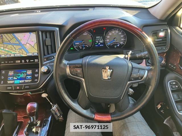 Toyota CROWN MAJESTA 2015-04 2207486-13