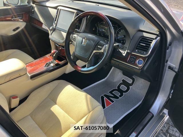 Toyota CROWN MAJESTA 2018-03 2776396-10