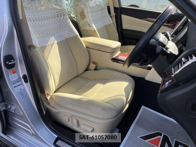 Toyota CROWN MAJESTA 2018-03 2776396-11