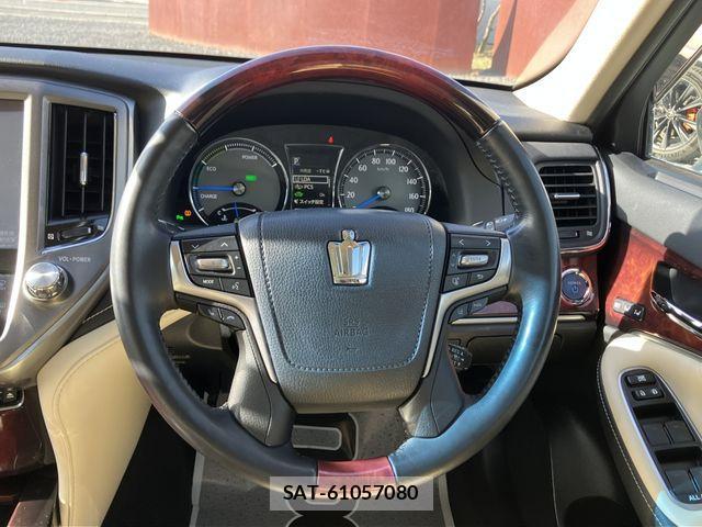 Toyota CROWN MAJESTA 2018-03 2776396-12