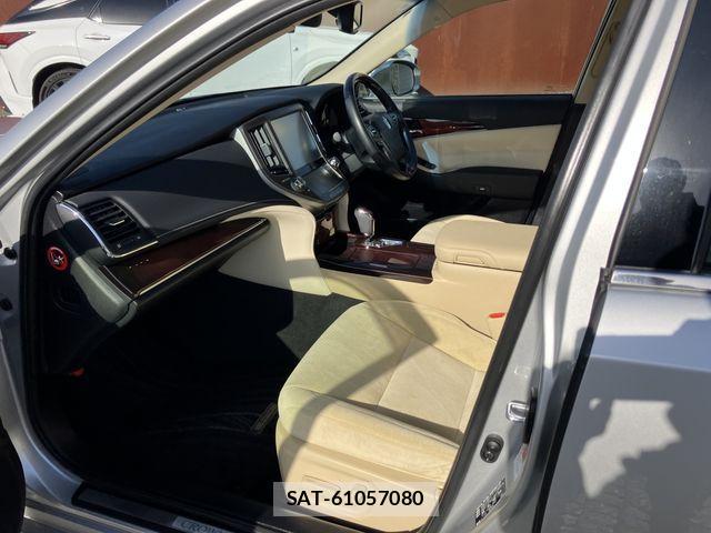 Toyota CROWN MAJESTA 2018-03 2776396-18