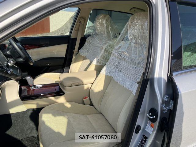 Toyota CROWN MAJESTA 2018-03 2776396-19