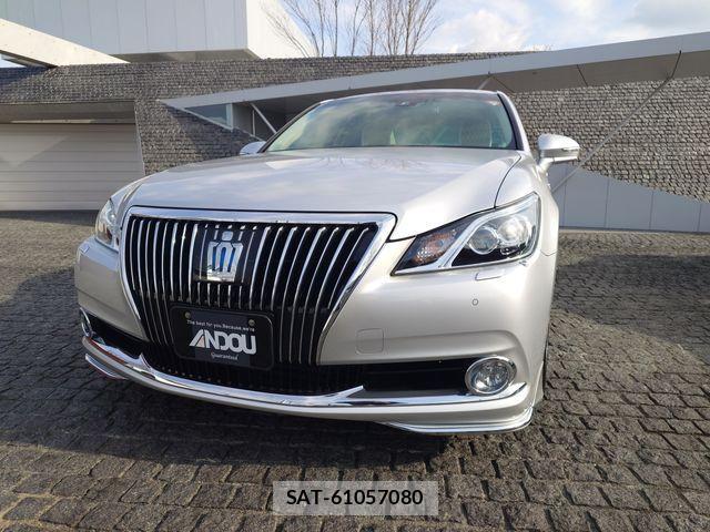 Toyota CROWN MAJESTA 2018-03 2776396-5